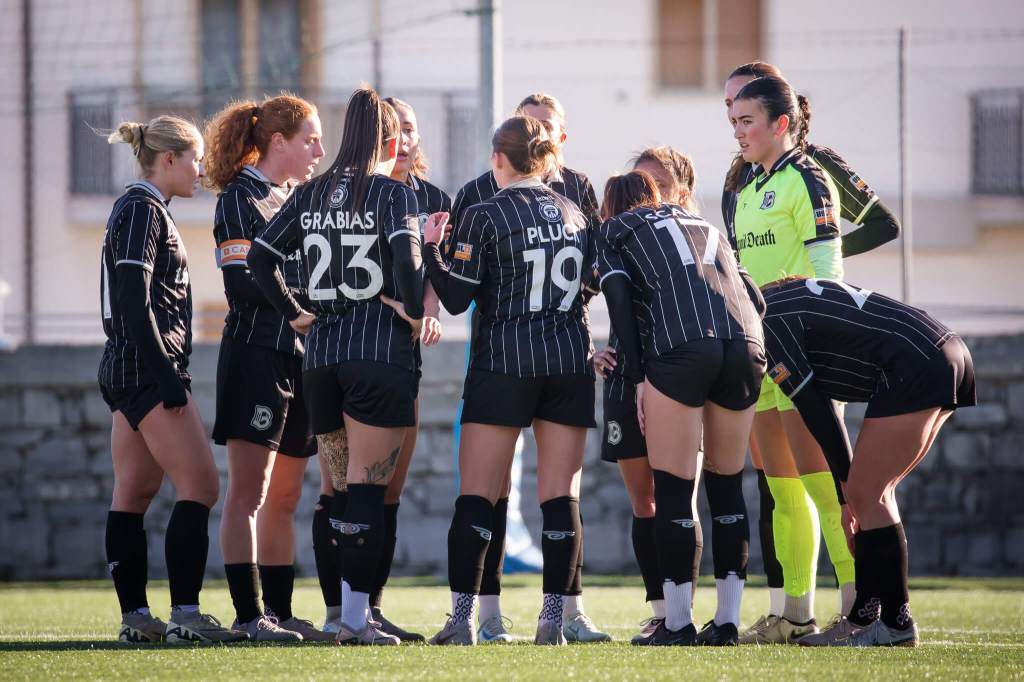 BKLYN FC Women's team huddles during their match against Napoli Women