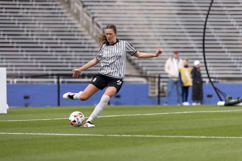 Allison Pantuso clears a ball during a match against Dallas on 9 March, 2025