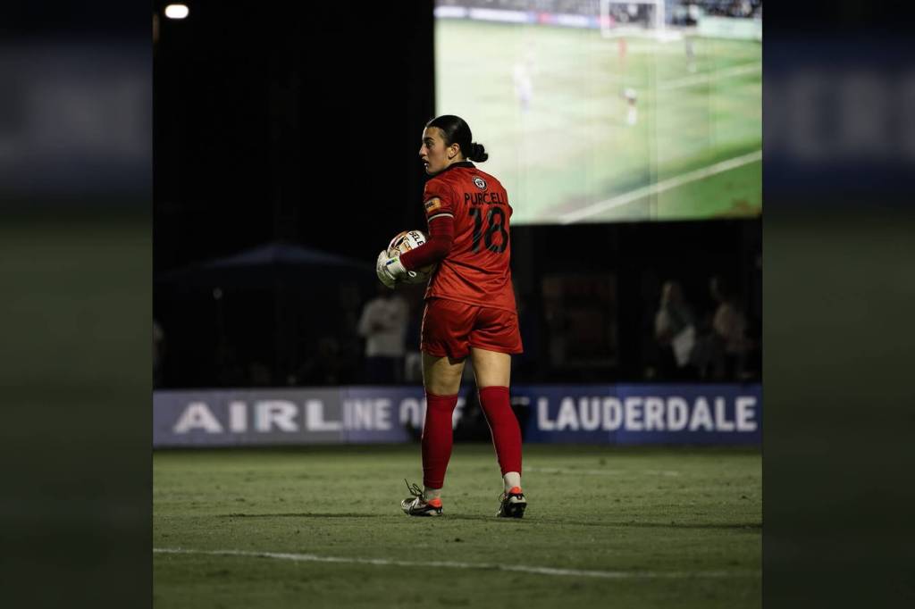 Brooklyn FC Goalkeeper Neeku Purcell readies a goal kick against Fort Lauderdale on May 3, 2025