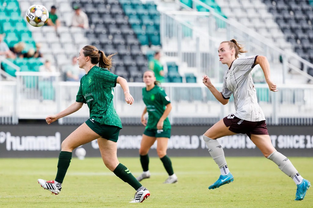 Rebecca Cooke applies pressure against Lexington Sporting Club on September 7, 2025.